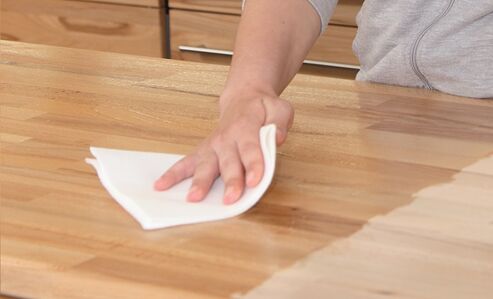 Maintenance and care tips for your interior and exterior wood surfaces – maintain wooden worktops with the right Osmo products