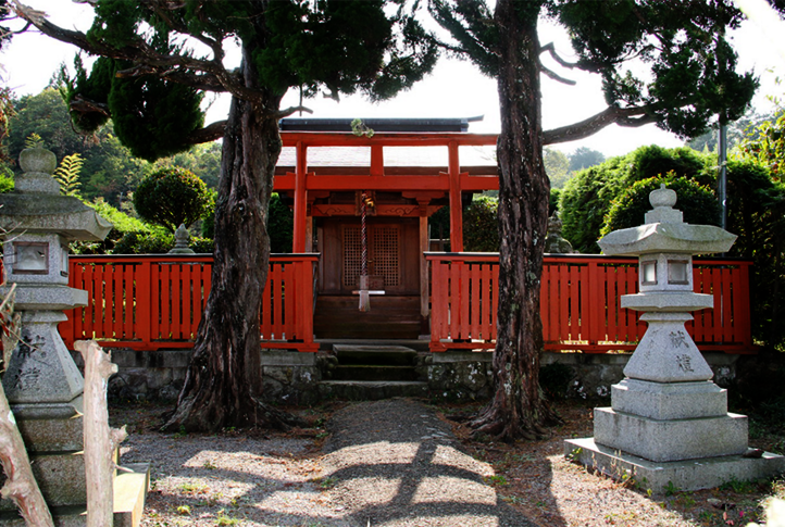 Entrance area of the temple complex with Torii gate in Osmo Country Colour in bespoke red colour.