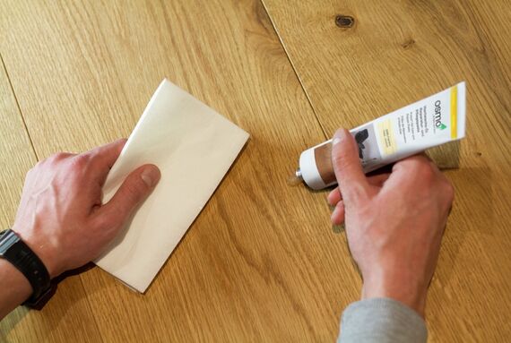 Repair scratches and scuff marks in wood treated with Osmo Polyx-Oil