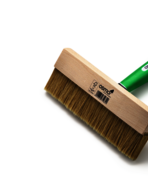 Brosse pour le sol avec manche