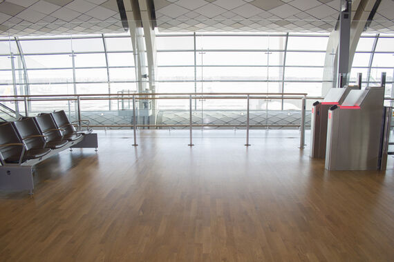 Scratch-resistant and hard-wearing: the Oak parquet flooring at Oslo Airport has long-lasting protections thanks to Osmo Polyx®-Oil Original
