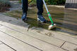 Cepillo limpieza decking con mango Ambiente
