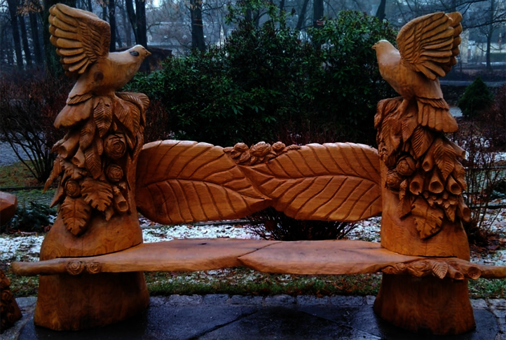 Beautiful wooden bench carved by Res Hofmann finished with Osmo UV-Protection-Oil