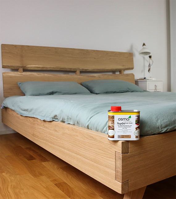 A Fabian Bau le gusta utilizar TopOil para sus proyectos, como la construcción de una cama de madera.