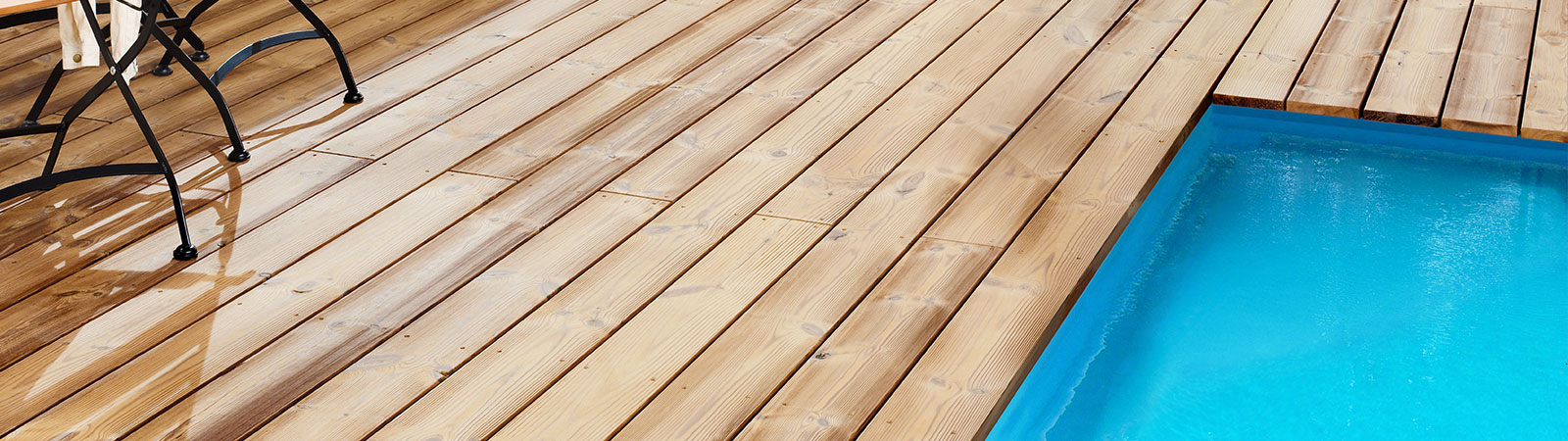 Scale, piani rialzati e decking da piscina